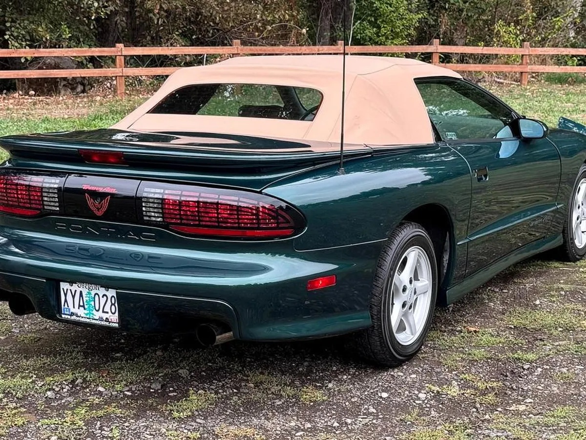 Pontiac-Firebird-1995-Green-Black-6