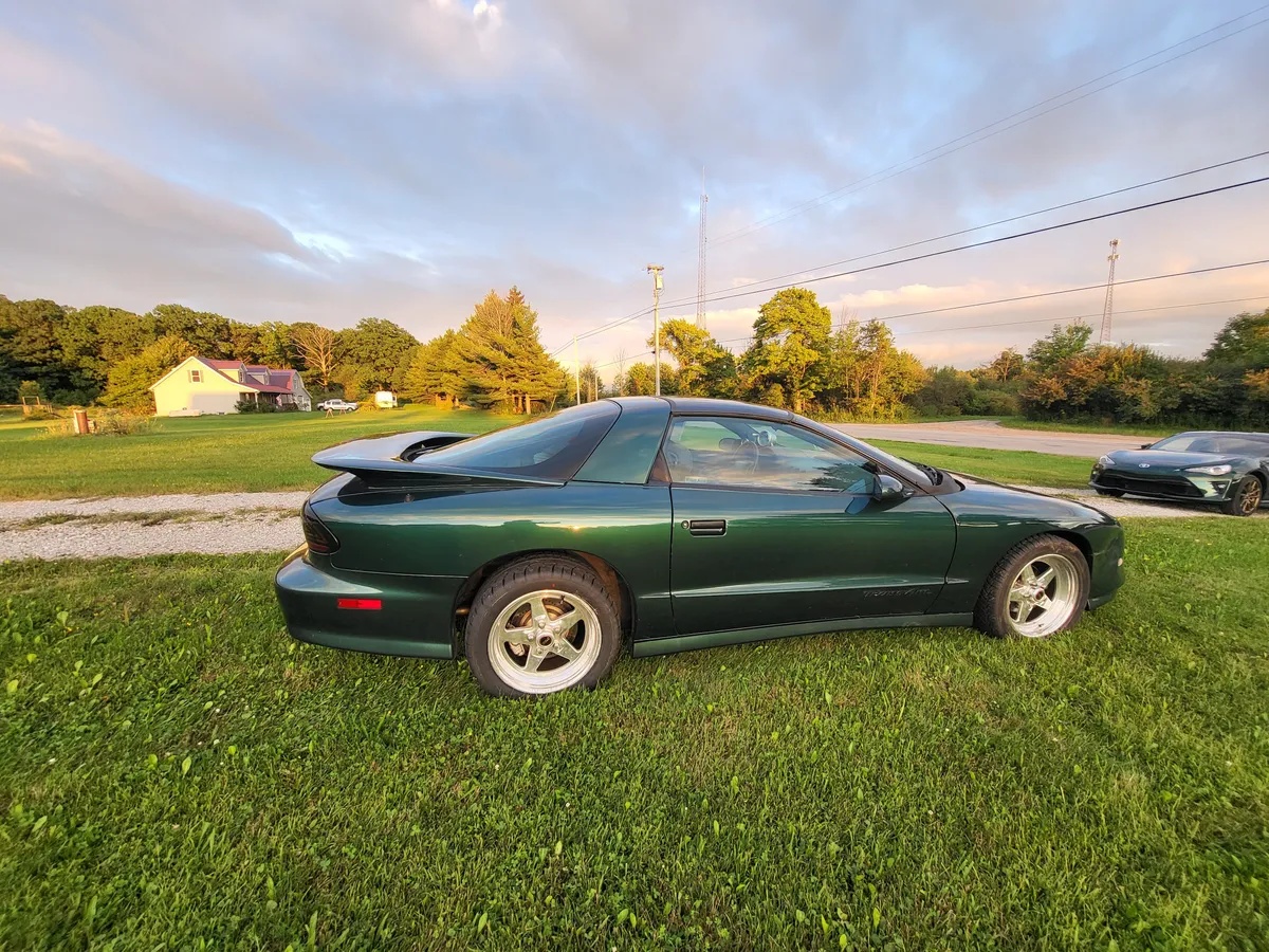 Pontiac-Firebird-1995-Metallic-Forest-Green-Grey-14
