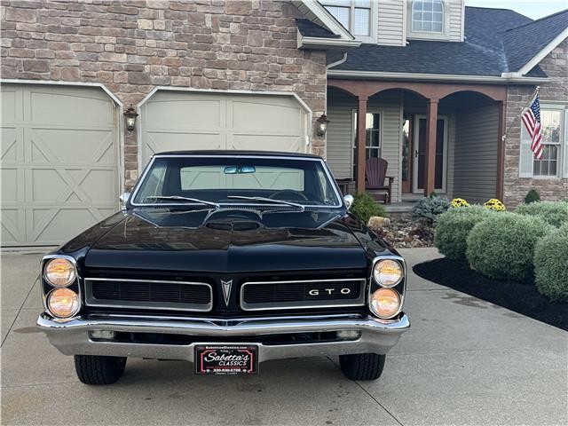 Pontiac-GTO-1965-2-Door-Coupe-1