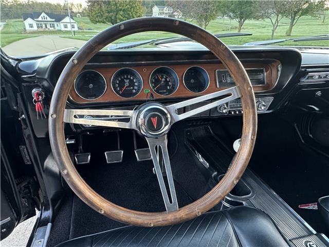 Pontiac-GTO-1965-2-Door-Coupe-20
