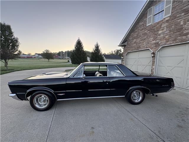 Pontiac-GTO-1965-2-Door-Coupe-27