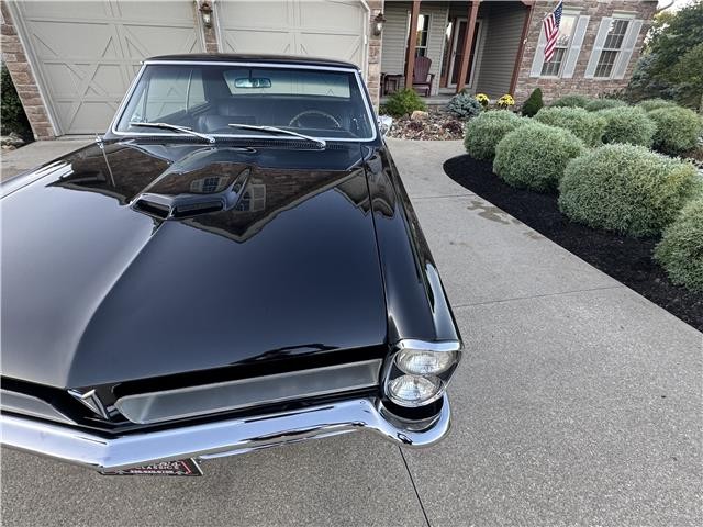 Pontiac-GTO-1965-2-Door-Coupe-30