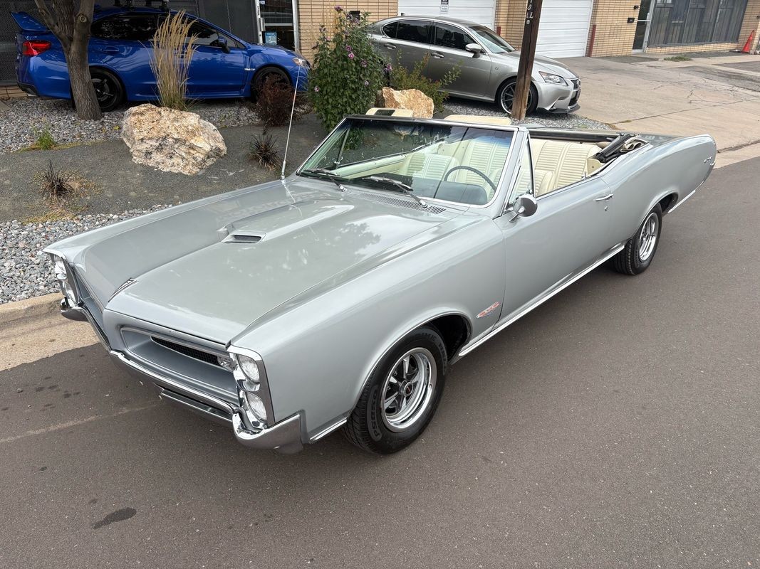 Pontiac GTO 1966 --