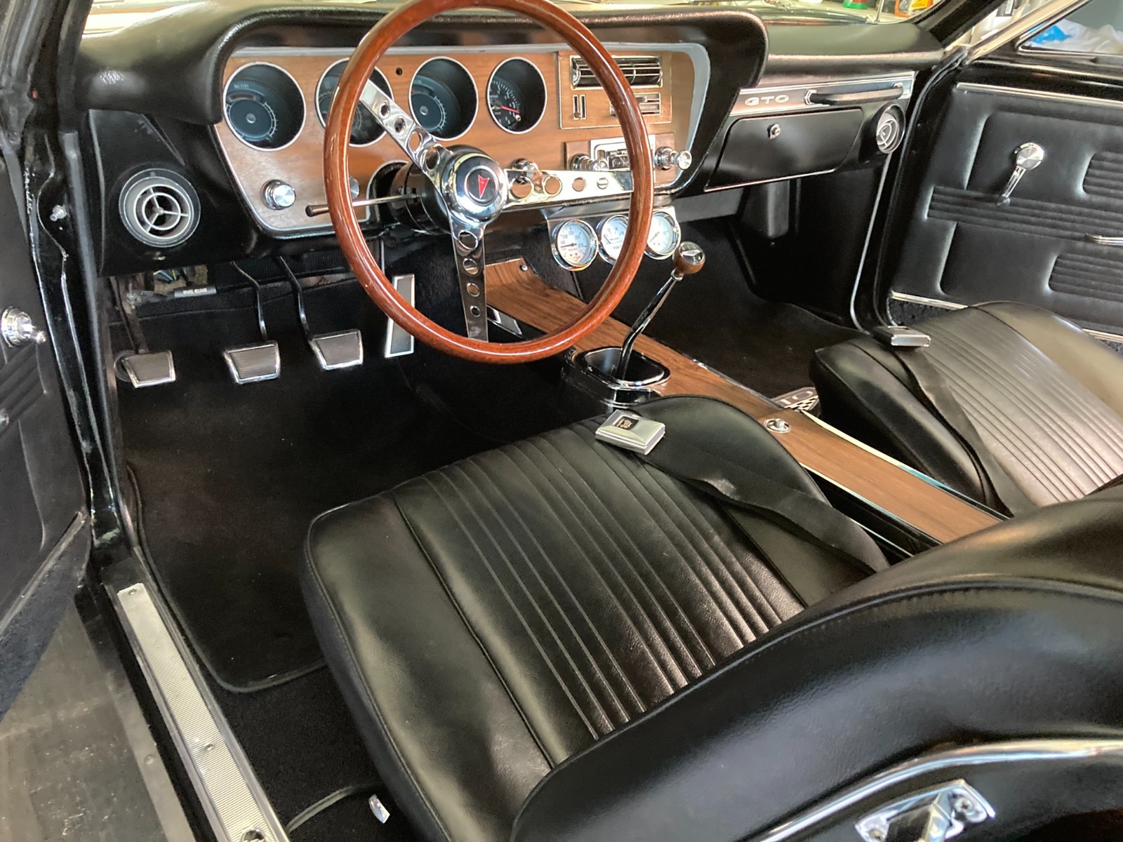 Pontiac-GTO-1967-Coupe-3