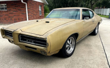 Pontiac-GTO-1969-Coupe-2
