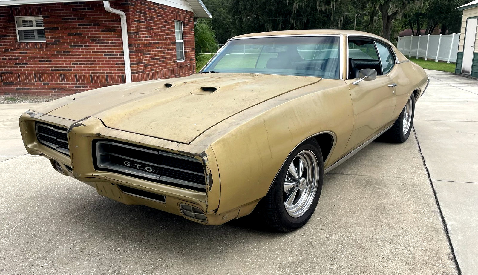 Pontiac-GTO-1969-Coupe-2