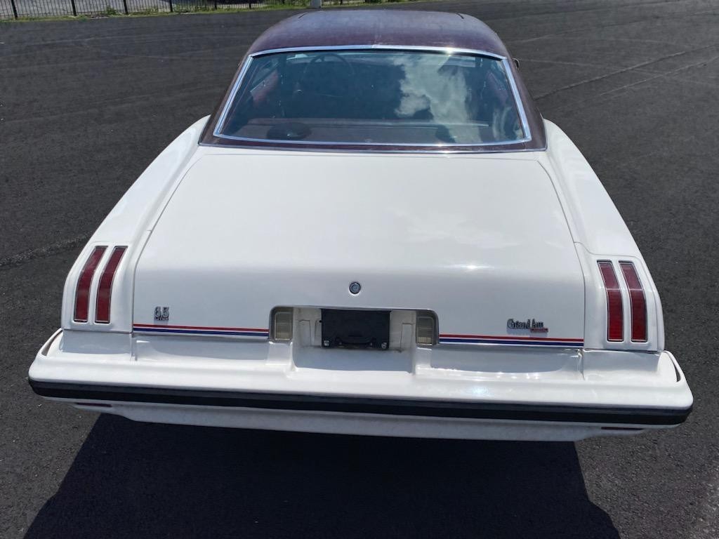 Pontiac-Grand-Am-1974-Coupe-10