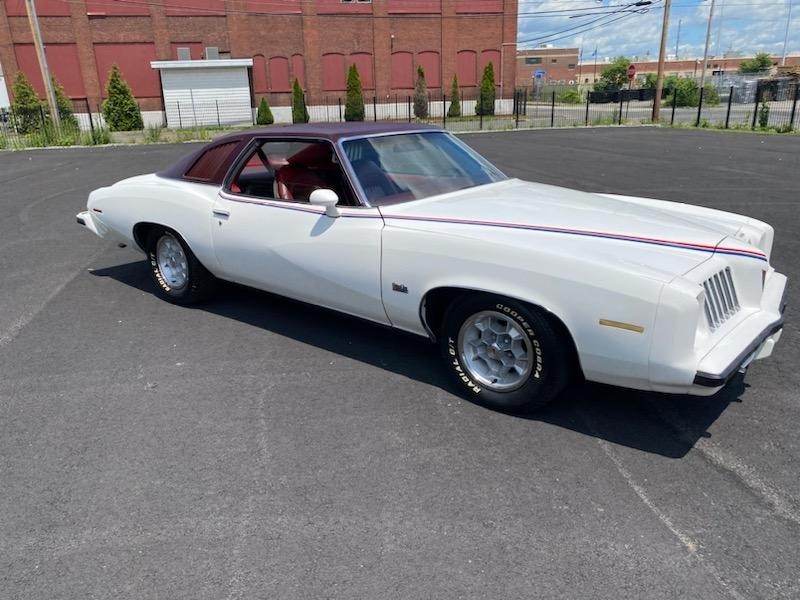 Pontiac-Grand-Am-1974-Coupe-12