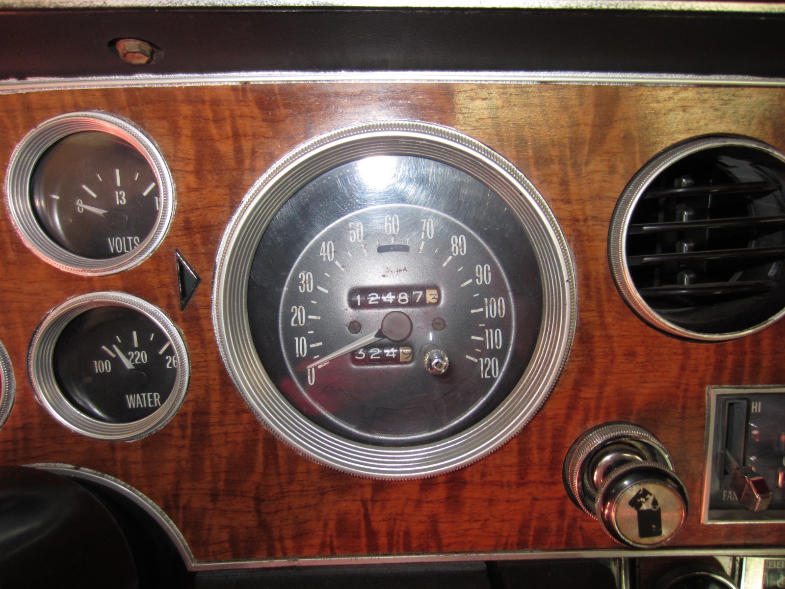 Pontiac-Grand-Am-1974-Coupe-28