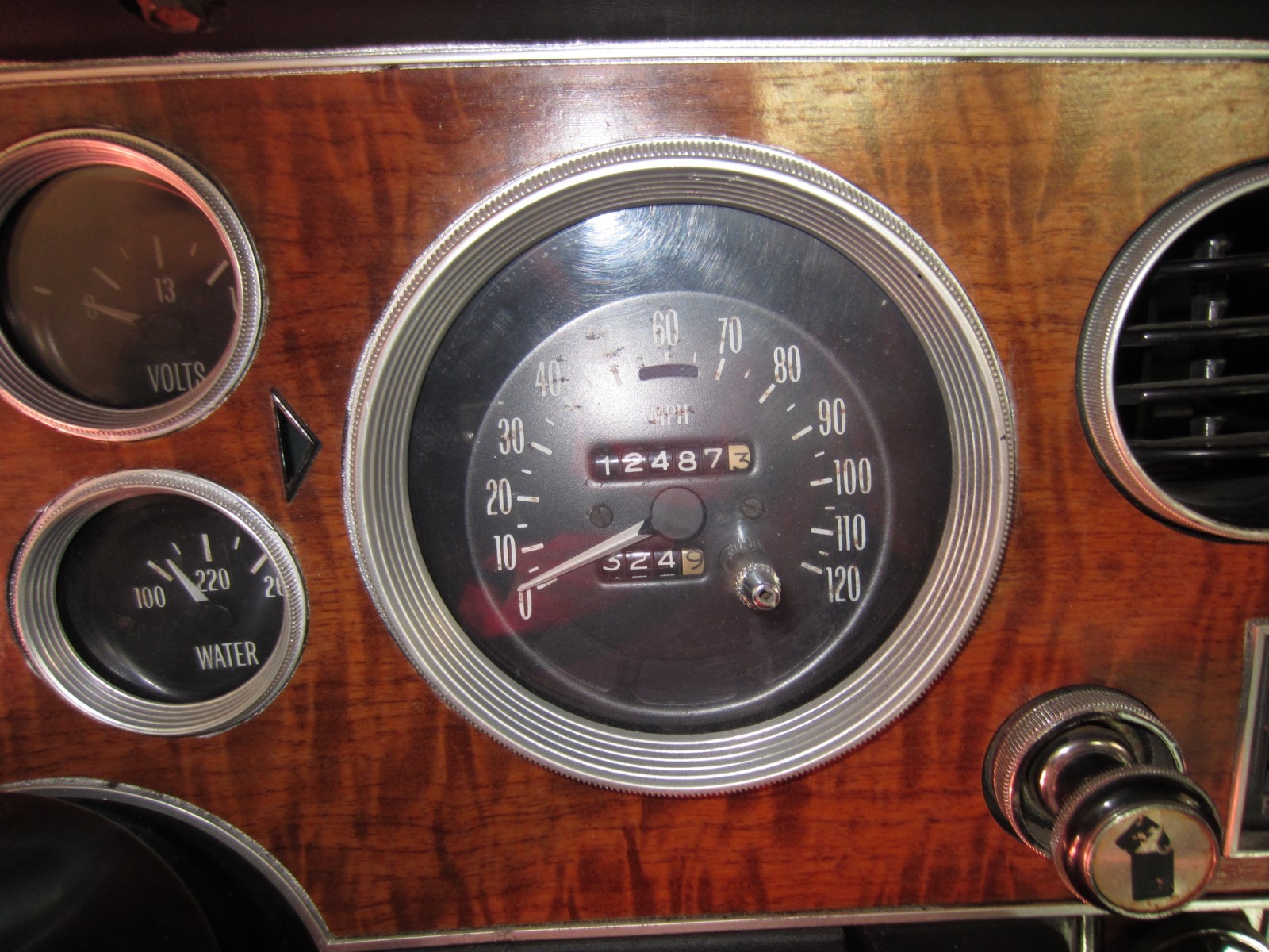 Pontiac-Grand-Am-1974-Coupe-30