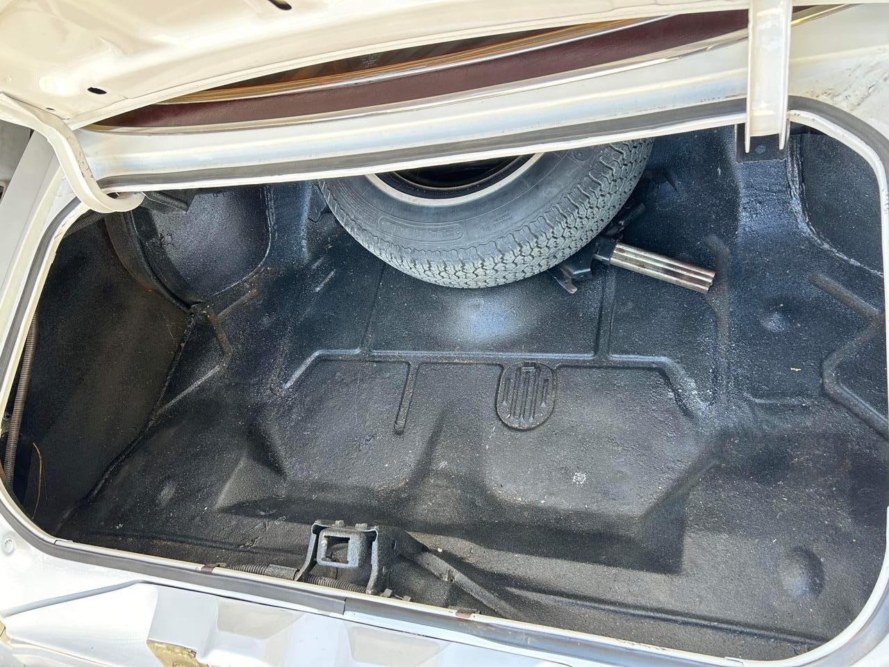 Pontiac-Grand-Am-1974-Coupe-34