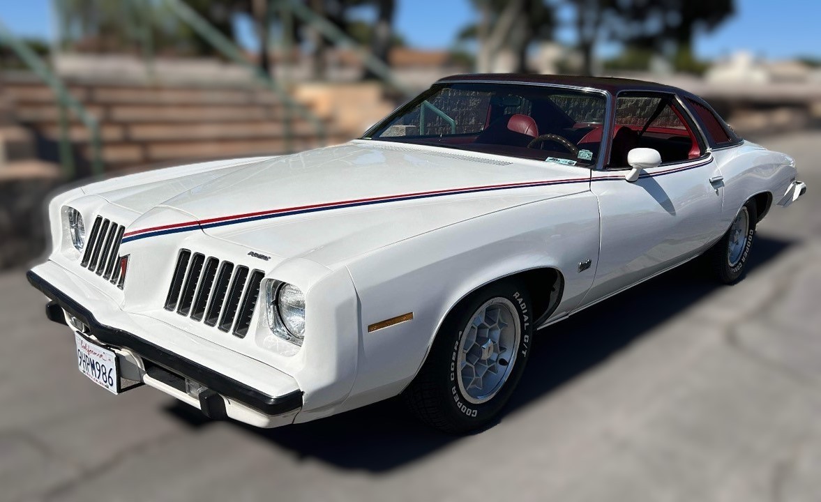 Pontiac-Grand-Am-1974-Coupe
