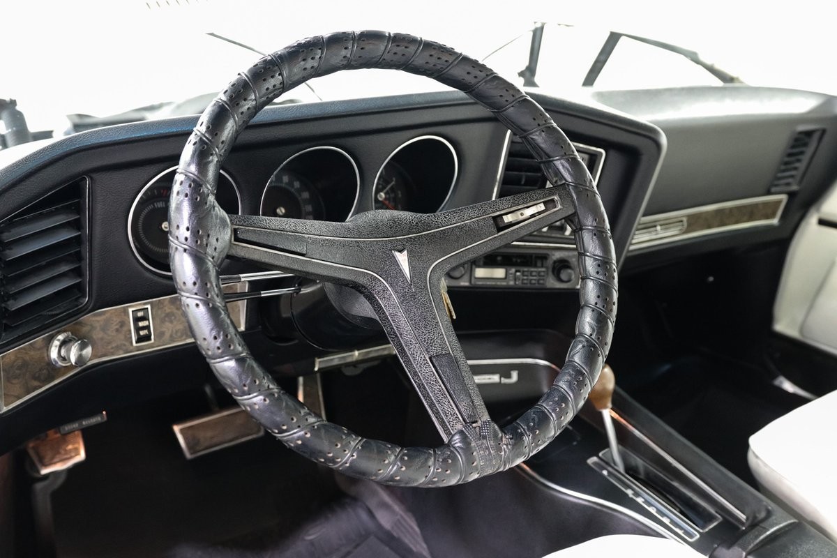 Pontiac-Grand-Prix-1969-Coupe-15
