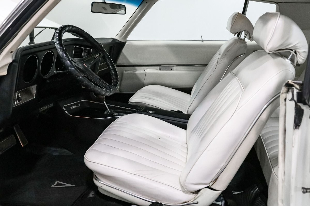 Pontiac-Grand-Prix-1969-Coupe-17