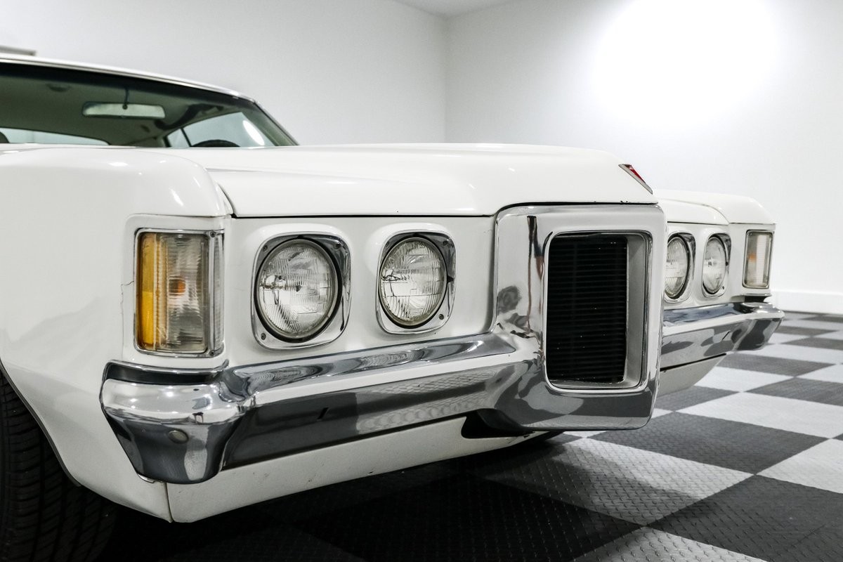 Pontiac-Grand-Prix-1969-Coupe-2