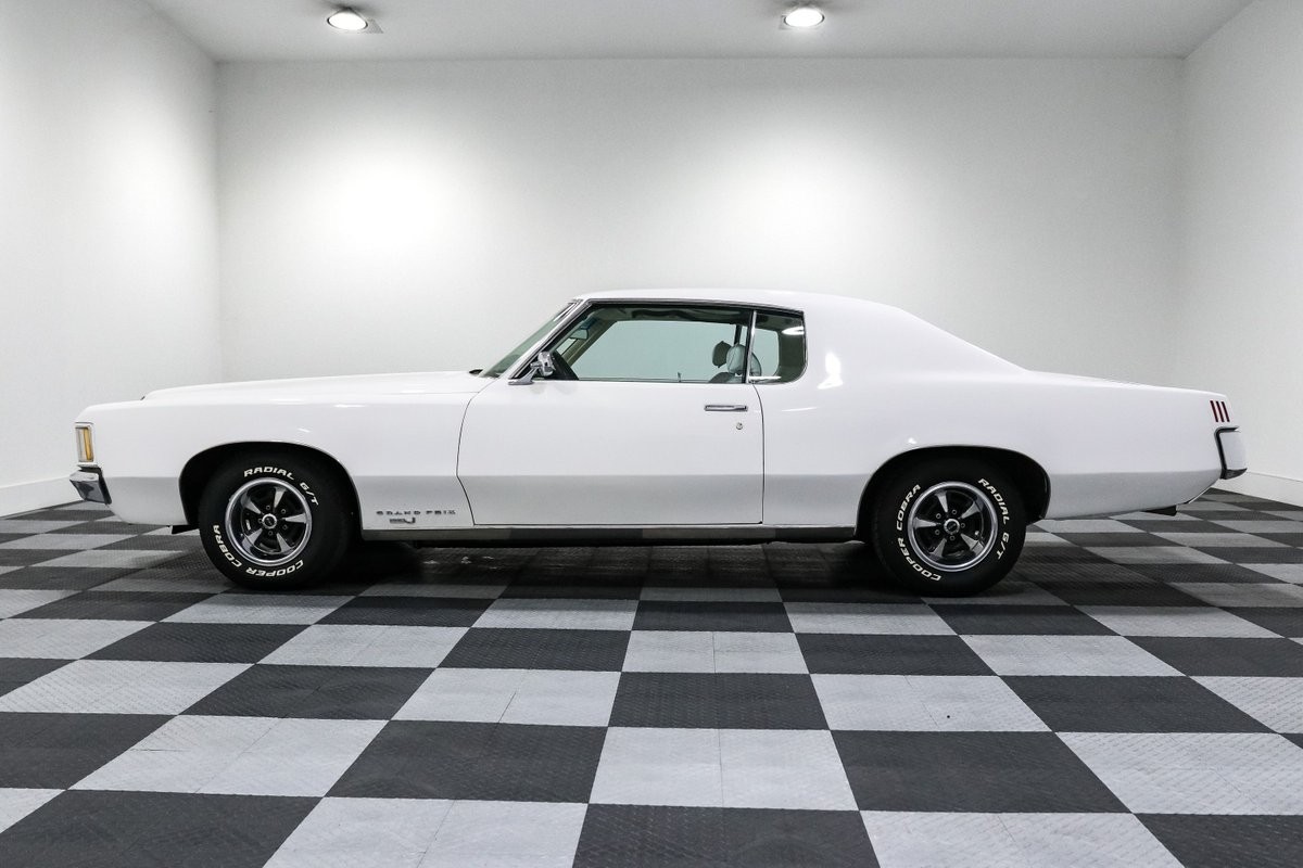 Pontiac-Grand-Prix-1969-Coupe-4