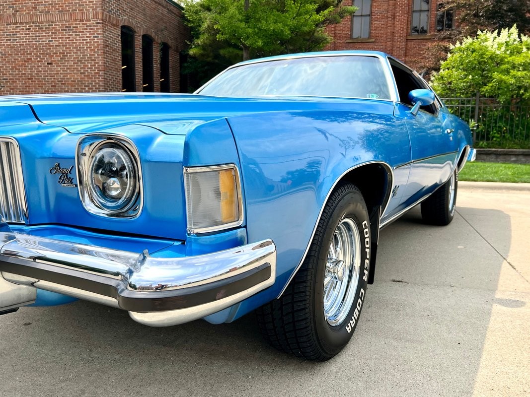 Pontiac-Grand-Prix-1973-Coupe-17