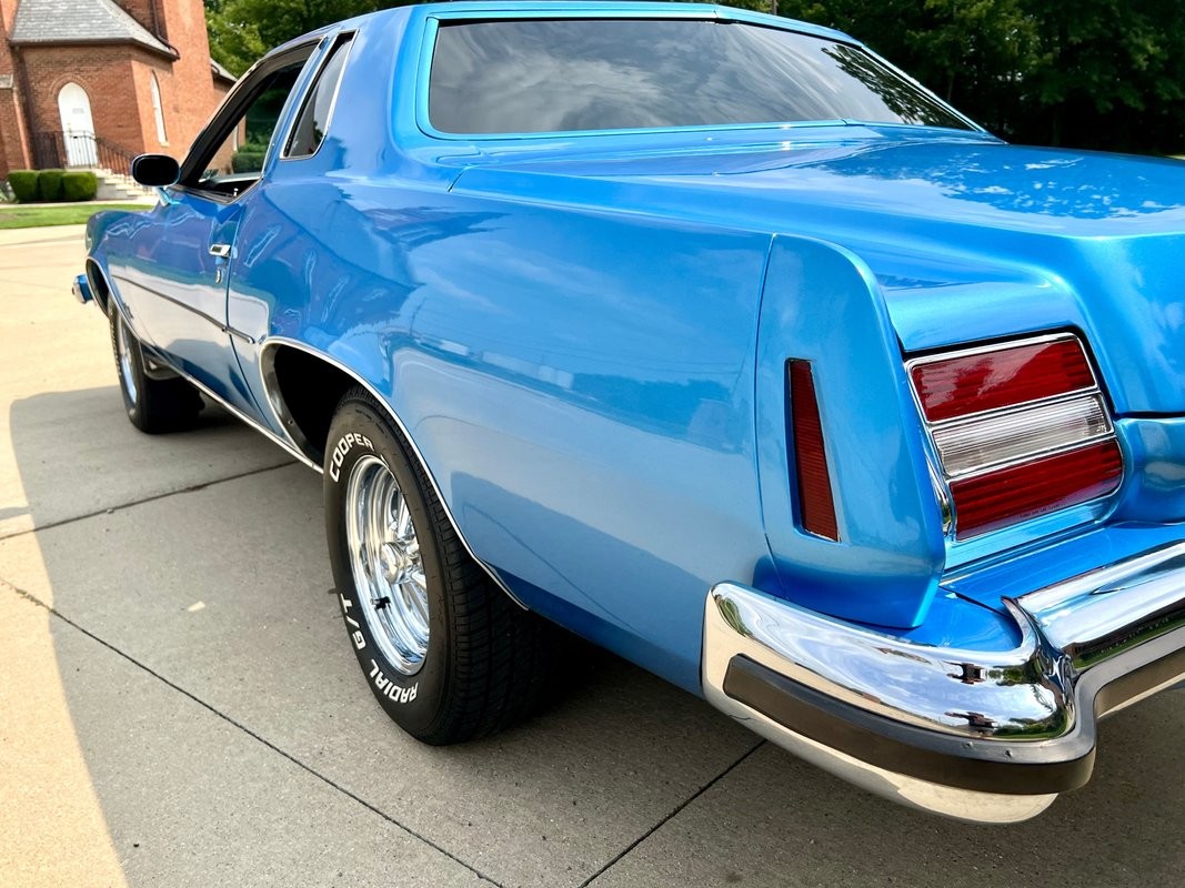 Pontiac-Grand-Prix-1973-Coupe-24