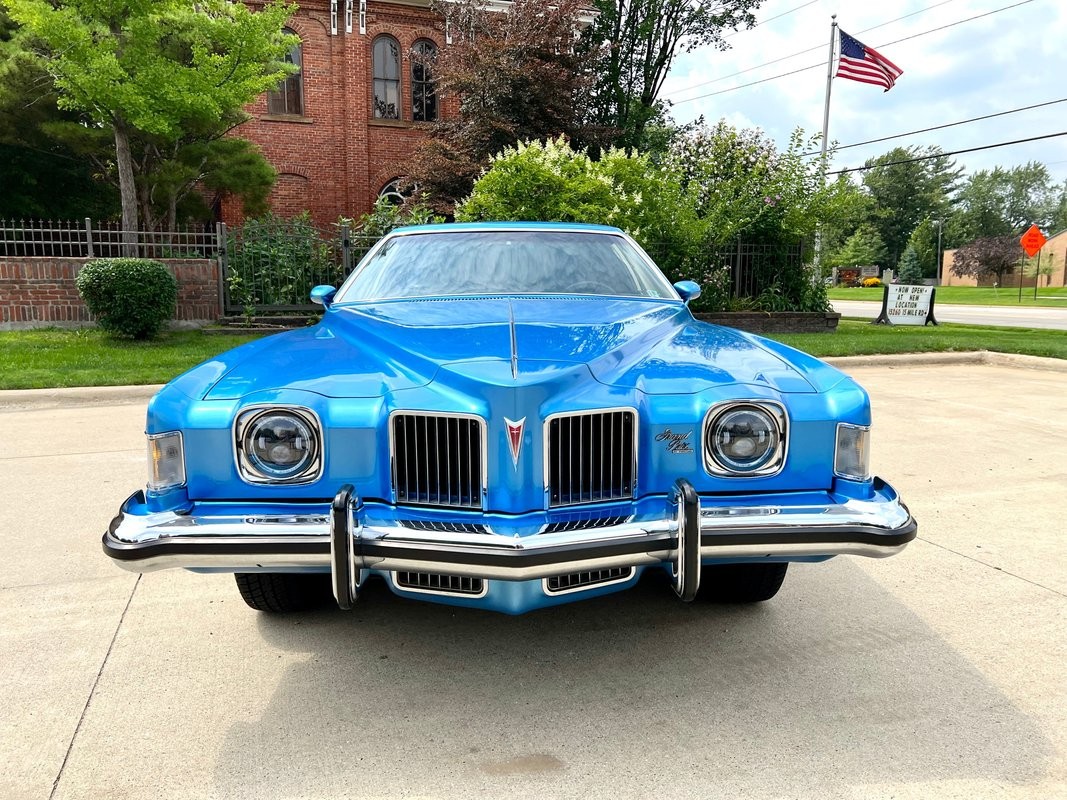 Pontiac-Grand-Prix-1973-Coupe-3