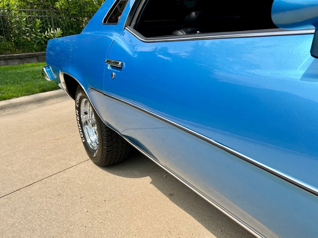 Pontiac-Grand-Prix-1973-Coupe-32