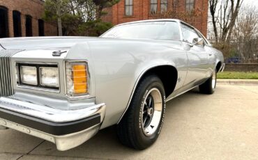 Pontiac-Grand-Prix-1976-Coupe-16