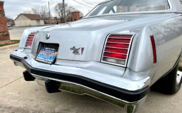 Pontiac-Grand-Prix-1976-Coupe-23