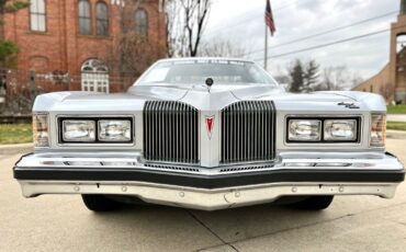 Pontiac-Grand-Prix-1976-Coupe-9