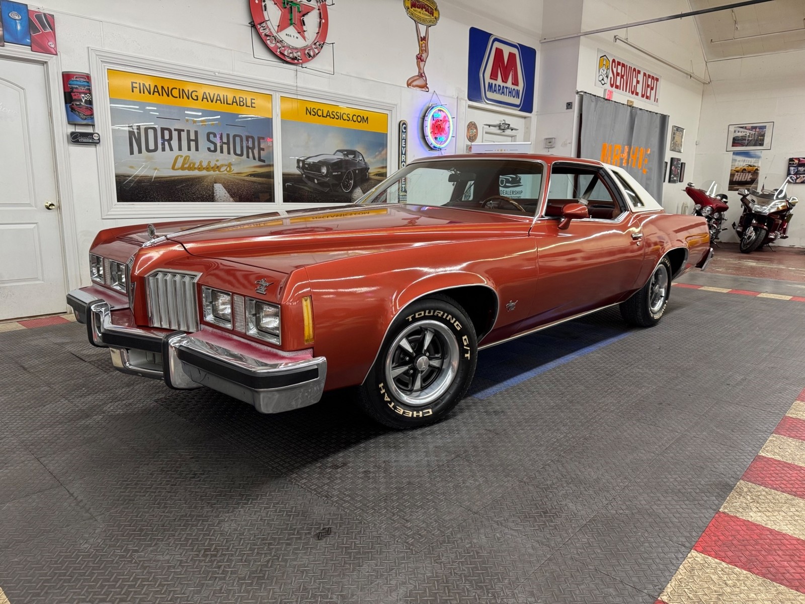 Pontiac-Grand-Prix-1977-2-Door-1