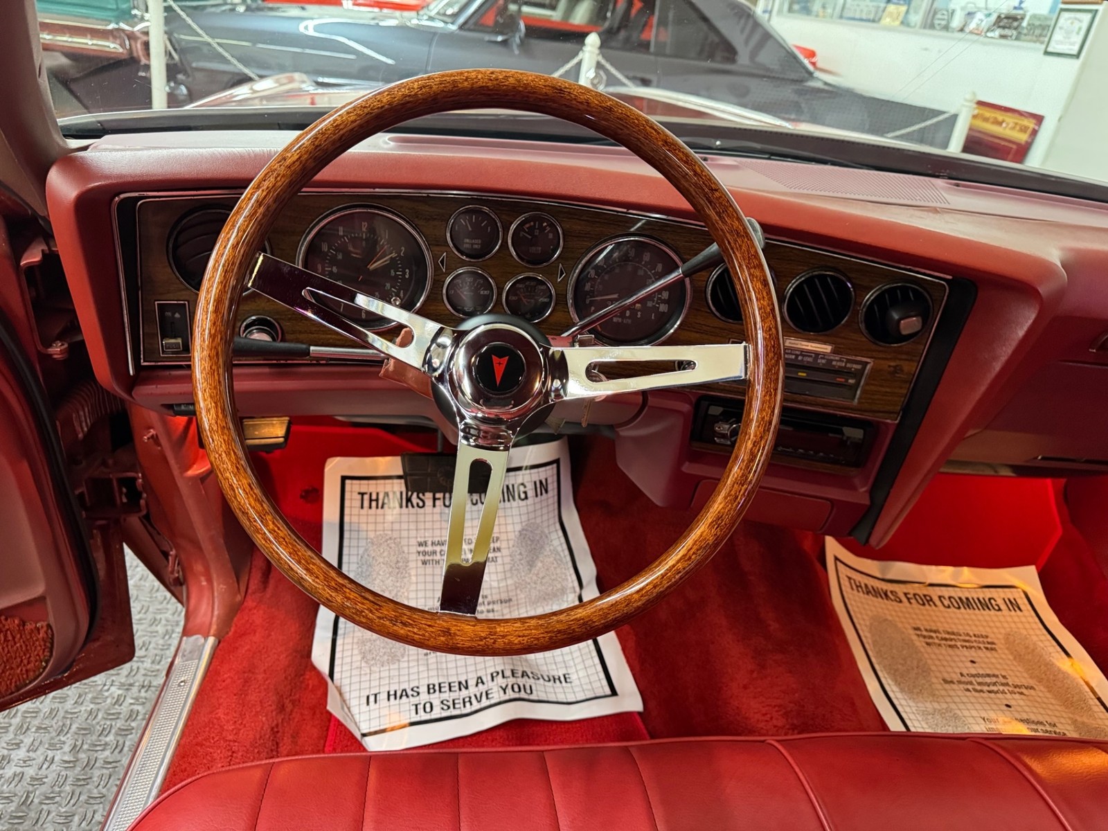 Pontiac-Grand-Prix-1977-2-Door-29