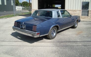 Pontiac-Grand-Prix-1978-Coupe-1