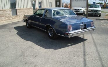Pontiac-Grand-Prix-1978-Coupe-2