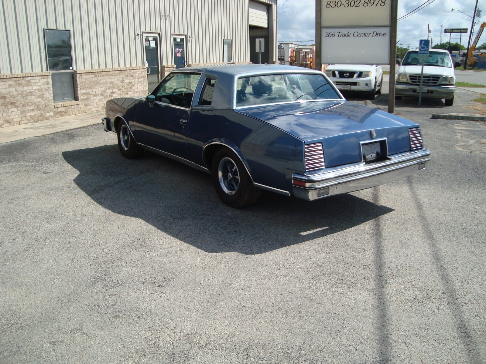 Pontiac-Grand-Prix-1978-Coupe-2