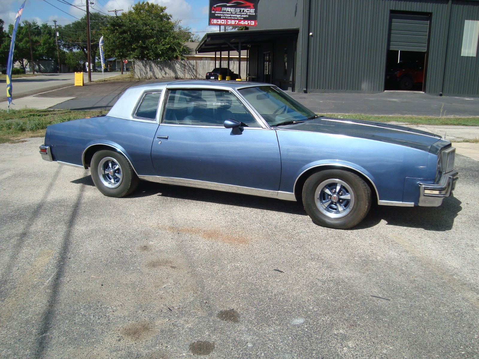 Pontiac-Grand-Prix-1978-Coupe