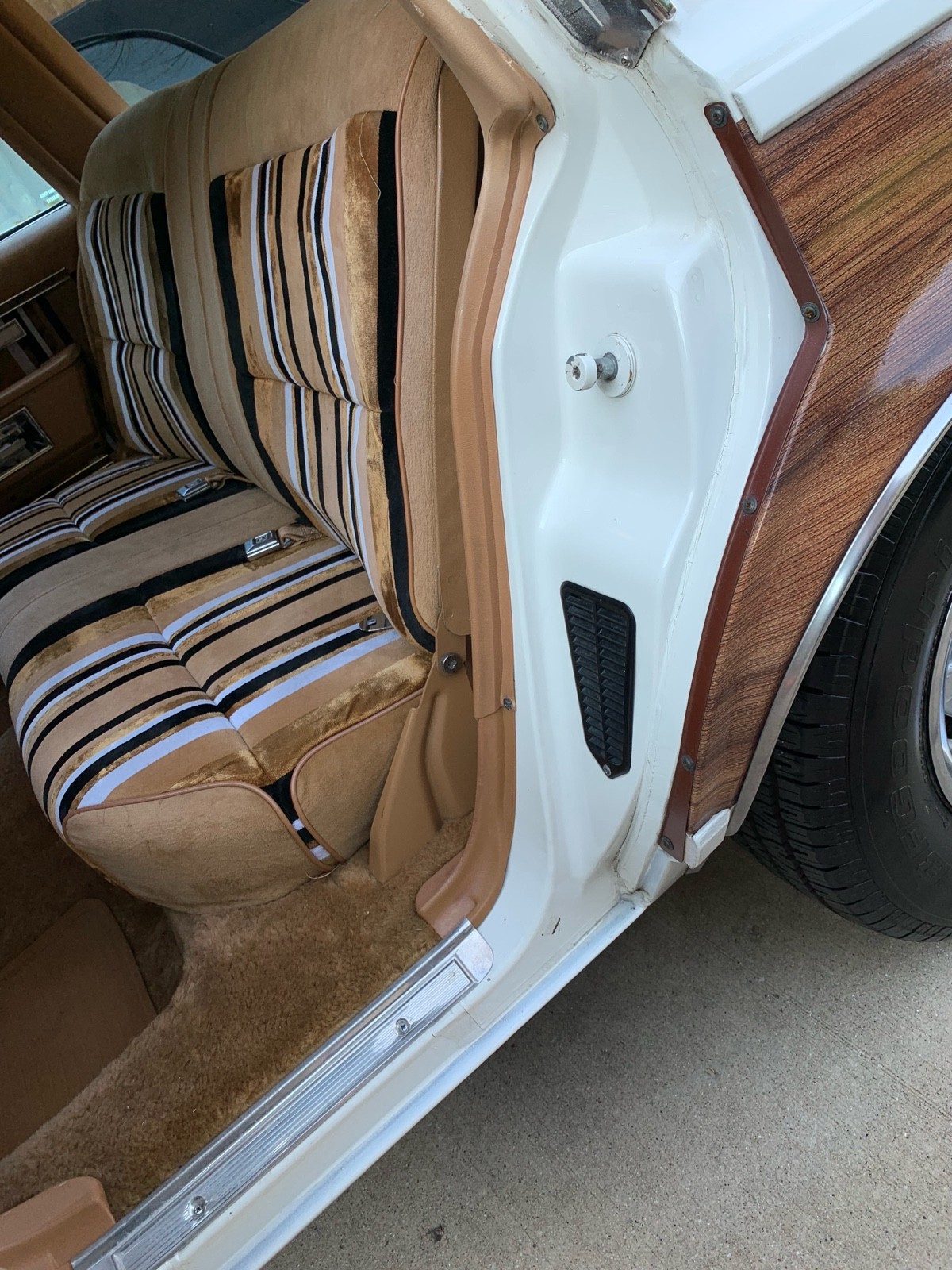 Pontiac-Grand-Safari-6.6-1978-18