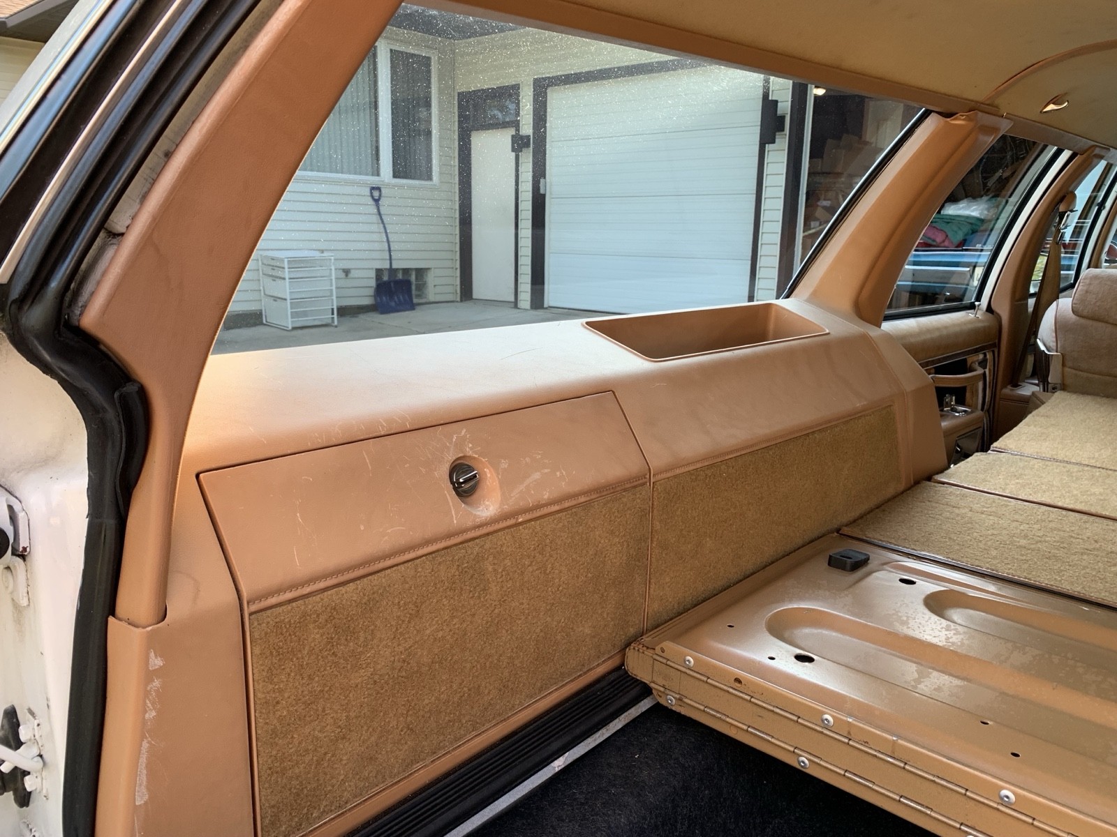 Pontiac-Grand-Safari-6.6-1978-29