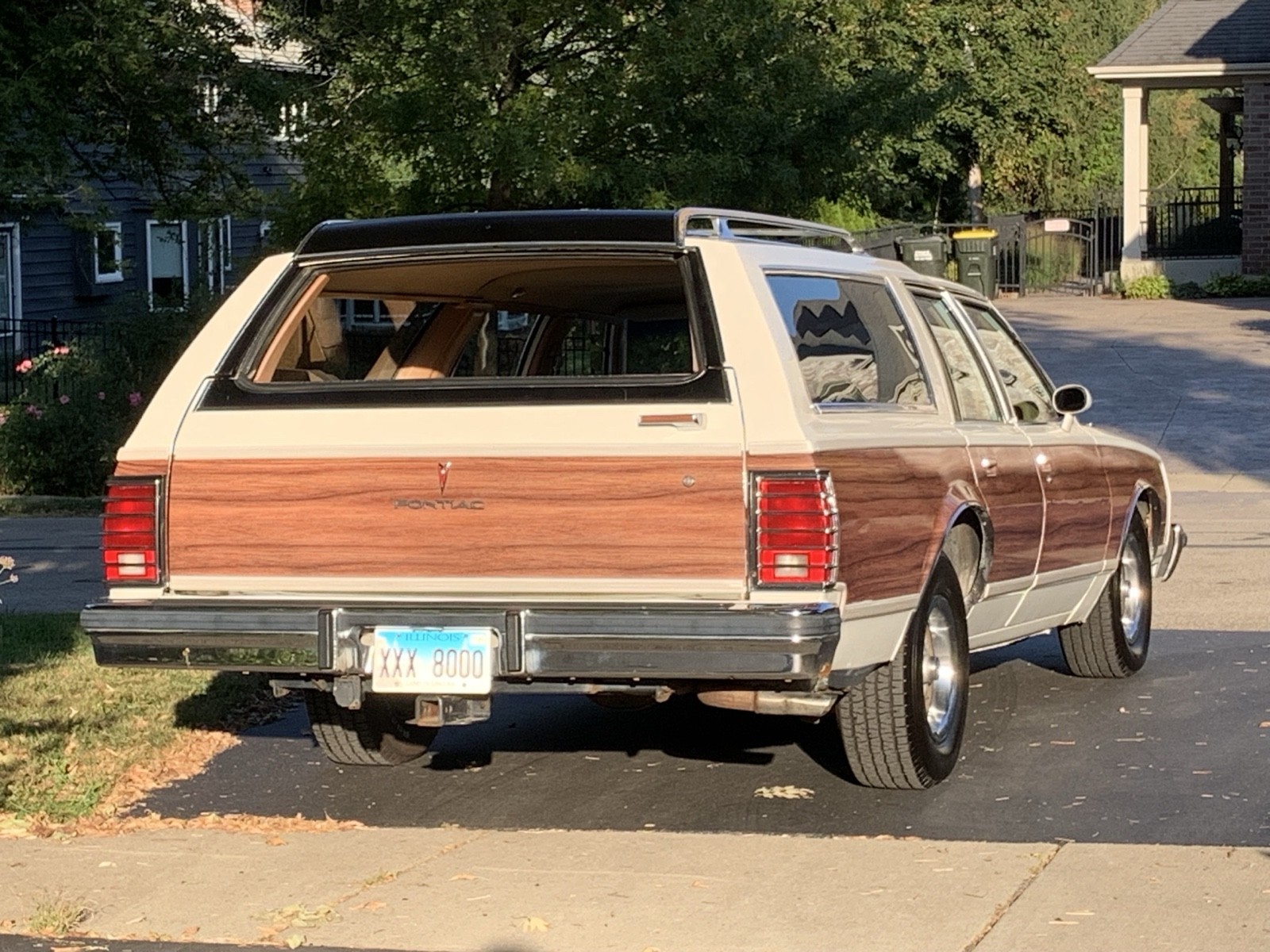 Pontiac-Grand-Safari-6.6-1978-4