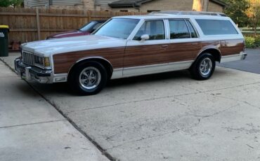 Pontiac-Grand-Safari-6.6-1978-5