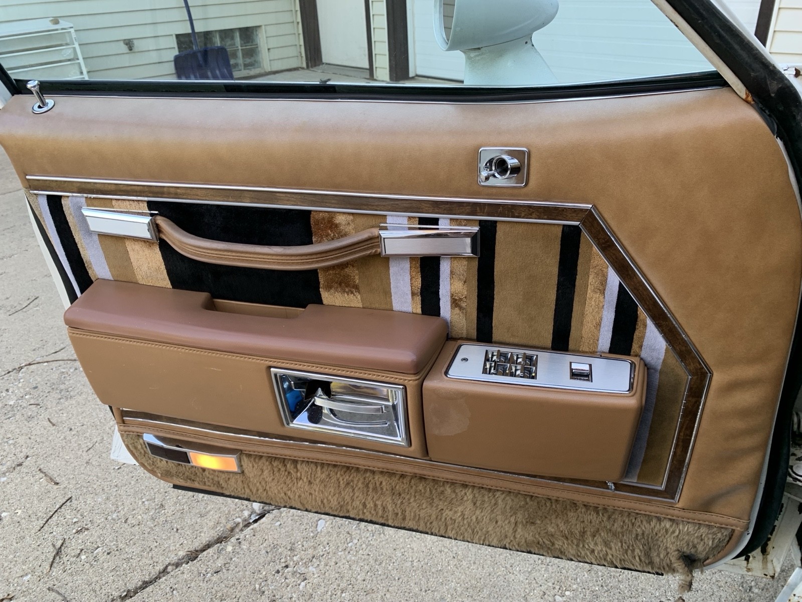 Pontiac-Grand-Safari-6.6-1978-8
