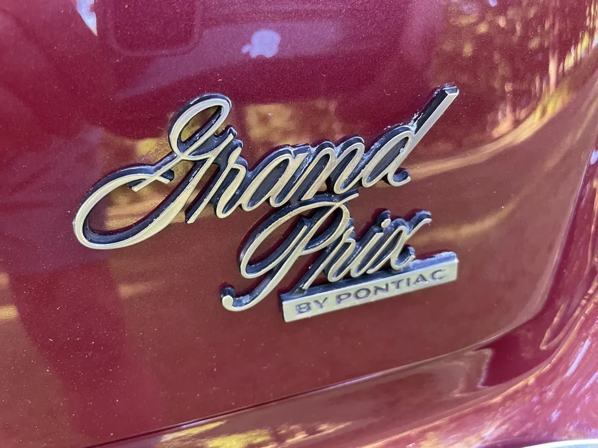 Pontiac-Grand-prix-1975-Burgundy-White-10