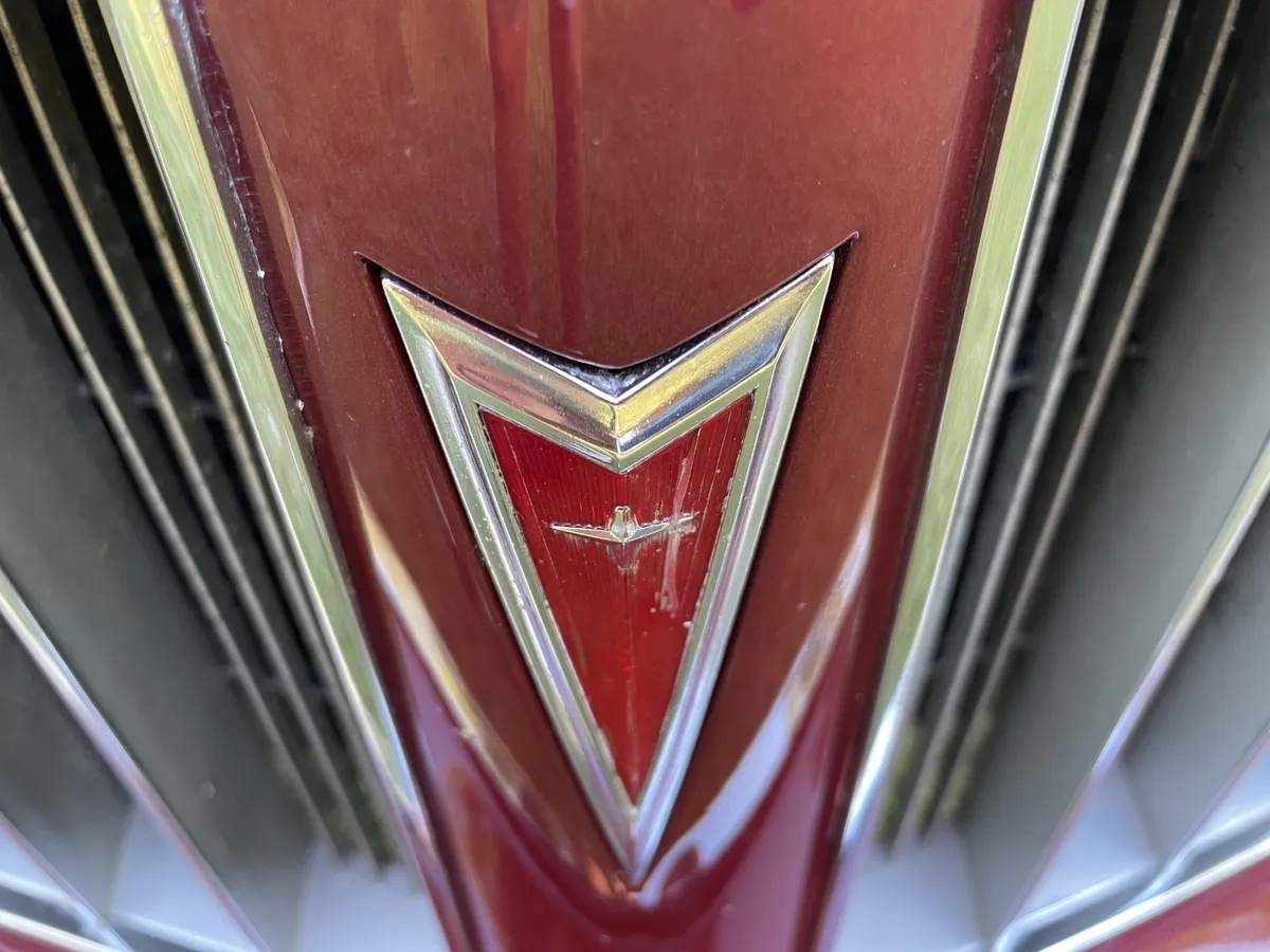 Pontiac-Grand-prix-1975-Burgundy-White-13