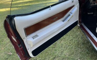 Pontiac-Grand-prix-1975-Burgundy-White-17