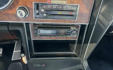 Pontiac-Grand-prix-1975-Burgundy-White-19