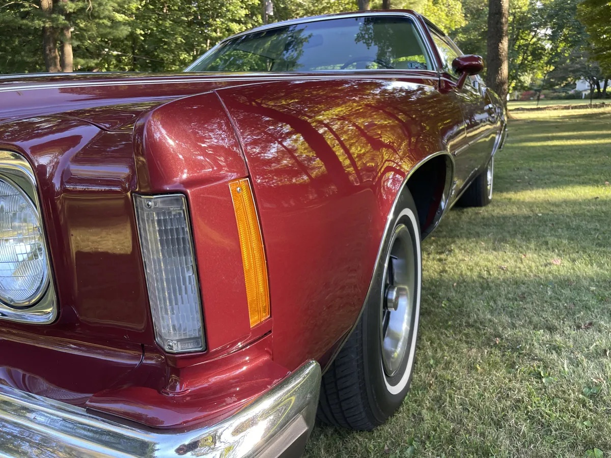 Pontiac-Grand-prix-1975-Burgundy-White-3