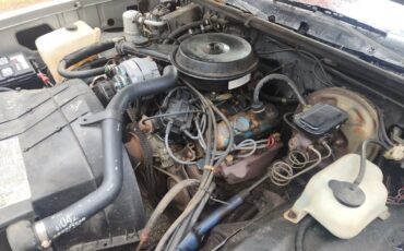 Pontiac-Grand-prix-1979-Gray-Red-1