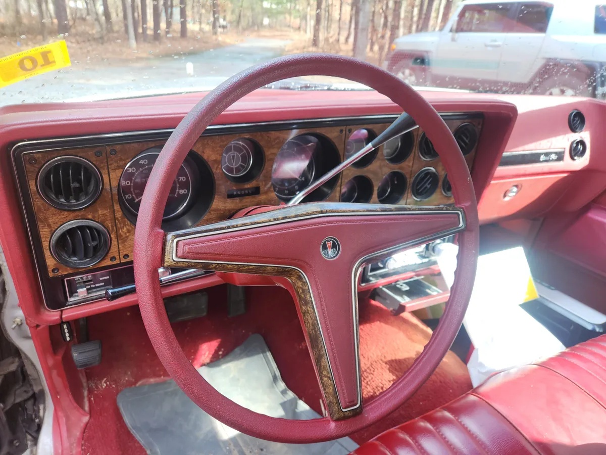 Pontiac-Grand-prix-1979-Gray-Red-6