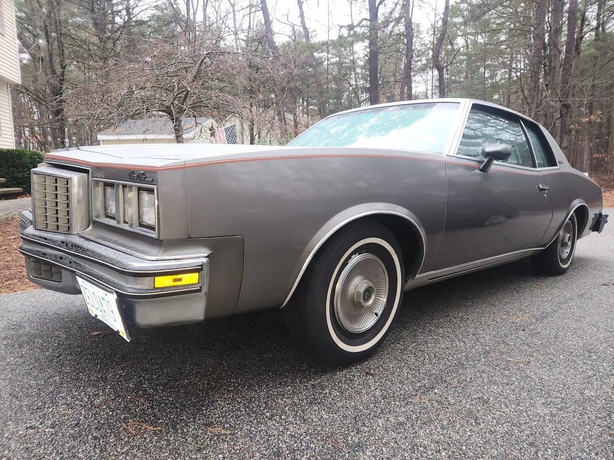 Pontiac-Grand-prix-1979-Gray-Red