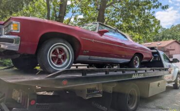 Pontiac-Grand-ville-1975-Red-White
