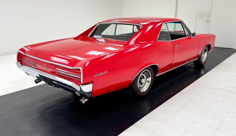 Pontiac-Gto-1966-Montero-Red-Black-12