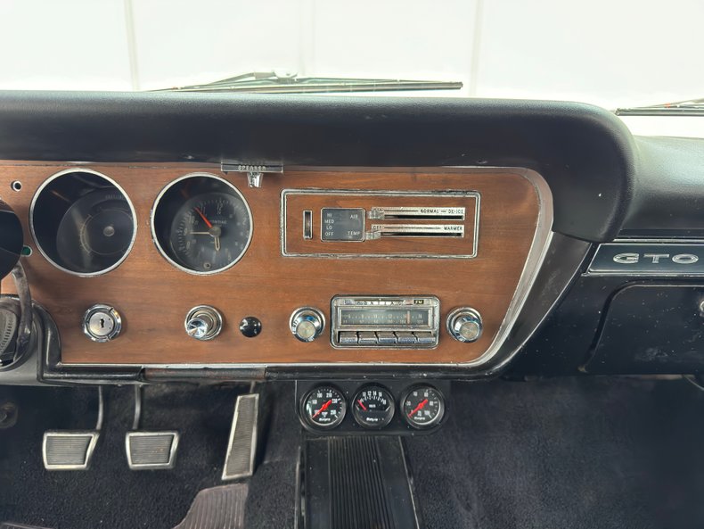Pontiac-Gto-1966-Montero-Red-Black-2