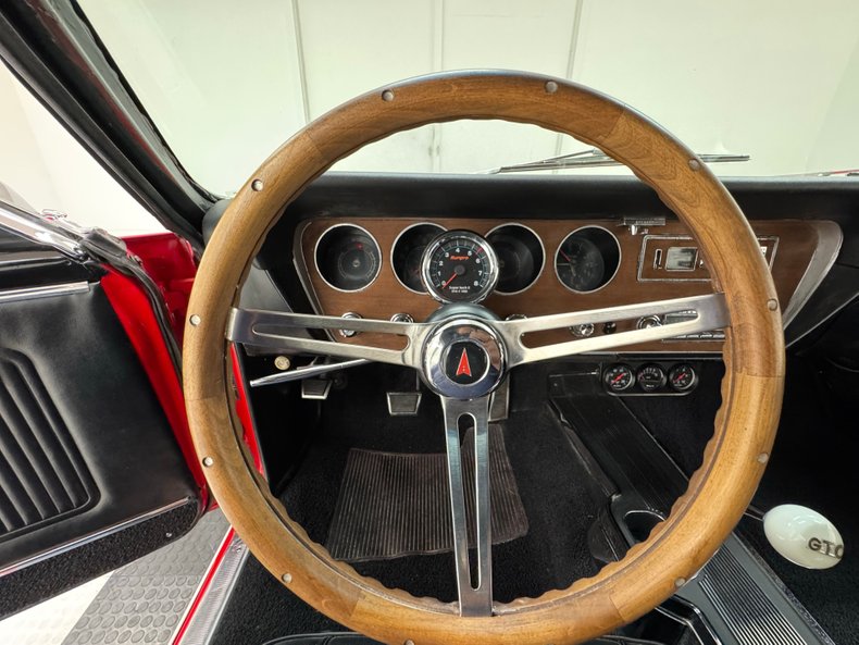 Pontiac-Gto-1966-Montero-Red-Black-46
